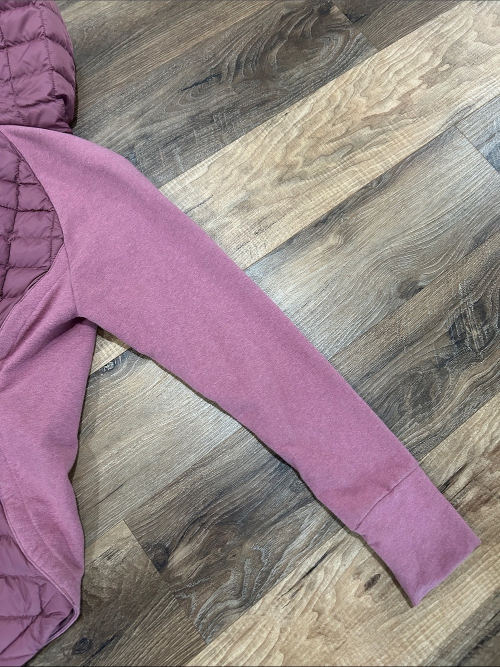 The North Face Womens Endeavor Thermoball Quilted Jacket in Plum | Size Small - Picture 13 of 15
